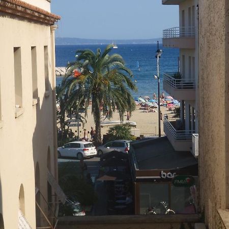 Hôtel L'Oustaou Le Lavandou Quarto foto